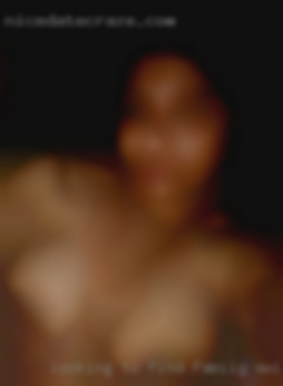 Looking to find a fwb for family swingers some  nsa fun.